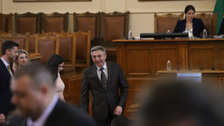 Намираме се в ситуация на тотален разпад на държавността като