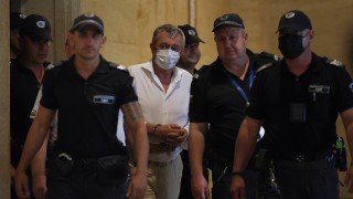 Не виждам какво друго освен актуалната политическа обстановка може да