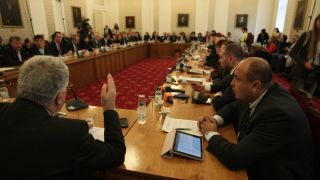 Депутатите гласуваха и бюджета на ДОО за 2017 г.