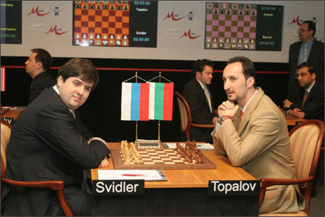 Топалов стартира турнира с реми