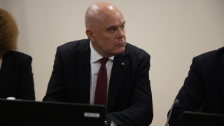 Главният прокурор Иван Гешев ще сезира Конституционния съд за