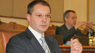 Станишев и Костов - в спор за инфлация и обедняване