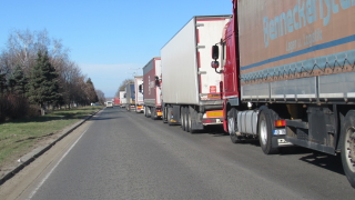 Въведоха ограничение от 20 км ч на Дунав мост при Русе