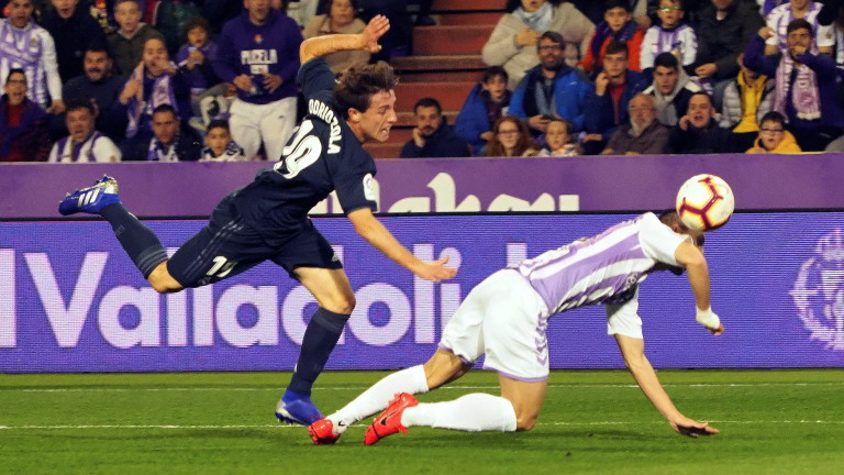 Десният защитник на Реал (Мадрид) - Алваро Одриозола, който допусна
