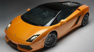 Уникално Lamborghini блести на изложение в Катар