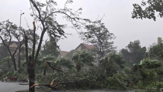 Супертайфунът Яги най мощната буря в Азия тази година достигна и