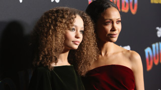 Танди Нютън подкрепи дъщеря си Нико Паркър по време на