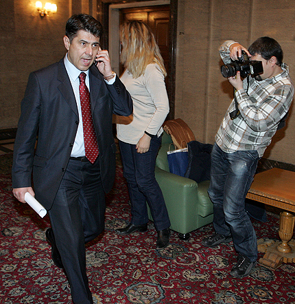 Борисов нареди на комисия в НС: Утре заседание с точка "Доган"!