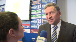 Стойчо Кацаров: Имитира се борба с реекспорта на лекарства