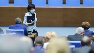 Караянчева: Датата на изборите е неаргументирана, но ГЕРБ ще се съобрази
