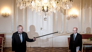 Премиерът на Чехия няма да подава оставка