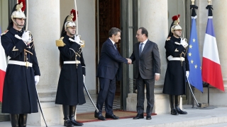 Оланд изпревари Саркози по популярност за първи път от 2012 г. 