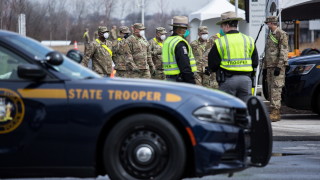 На всички несъществени работници в щата Ню Йорк се нарежда