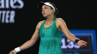 Виктория Томова отпадна от турнира по тенис на твърди кортове