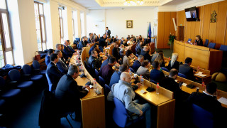 Със скандал започна заседанието на Столичния общински съвет СОС в