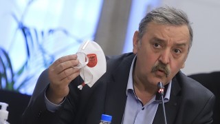 Проф. Тодор Кантарджиев: Задължителните маски срещу COVID-19 няма да се върнат