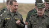 Медведев за Байдън: Катастрофа е, че той разполага с ядрено оръжие 