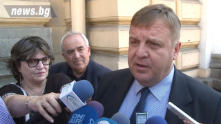 Симеонов гневен на Борисов, Каракачанов замазва; "Информационно обслужване" ще прави сайта на българското европредседателство