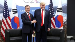 Президентът на Южна Корея Мун Дже ин съобщи че Доналд Тръмп