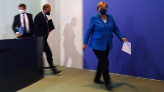 Меркел заминава за Москва и Киев