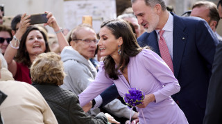 Испанските крал и кралица печелят възхищението и любовта на много