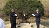  Китай и Япония приветстваха историческата среща сред Северна и Южна Корея 