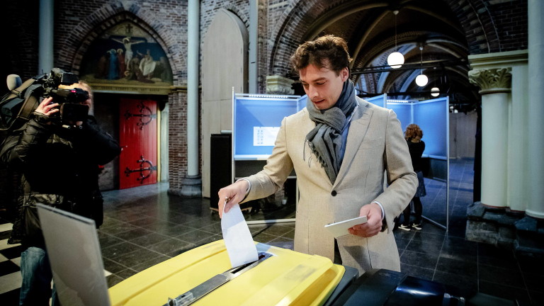 Холандските избиратели гласуват на местни избори. Резултатът от вота ще