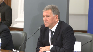 Здравният министър Стойчо Кацаров е поискал да получи лично цялата