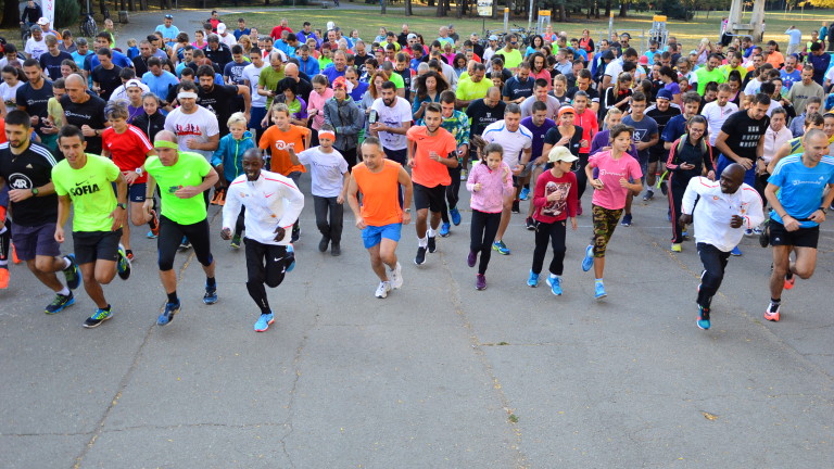 Рекордьори в бягането загряваха в Южния парк ден преди маратон "София"