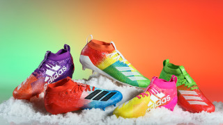 Футболни обувки, вдъхновени от детските години