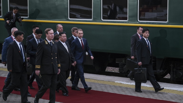 Руският президент Владимир посрещна Ким Чен Ун на космодрума Восточний