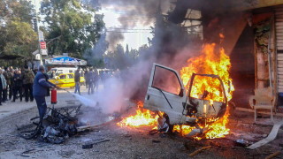 Повече от 30 загинали военни при експлозия в сирийска авиобаза 
