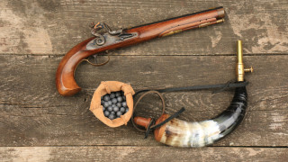 Два пистолета принадлежали на френския император Наполеон Бонапарт с които