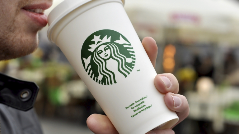 Starbucks пуска в действие ново оръжие за скок в продажбите