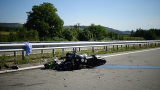 Моторист е починал след катастрофа с лек автомобил в село Гложене