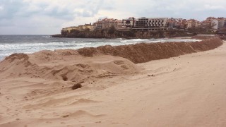 Басейнова дирекция разпореди да спре изземването на пясък от плажа в