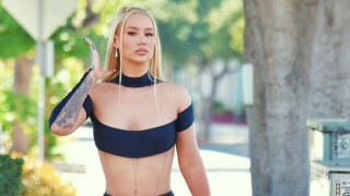 Има ли връзка Иги Азалия с бившия на Клои Кардашиян