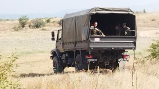Военните които пазят границата с Турция ползват морално остарели превозни