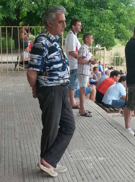 Окъсан милионер с плетени шофьорски обувки се кани на ЦСКА