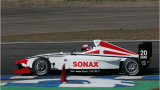 Върбицалиев подобрява класирането си във Формула БМВ