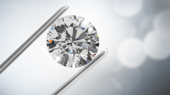 Канада забранява непрекия внос на диаманти от Русия