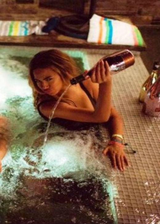 Бионсе се къпе в шампанско за $ 20 000