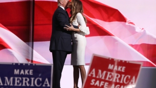 Съпругата на Тръмп го защити след сексисткия скандал 