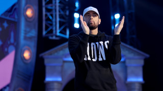 Еминем поема нова роля в живота си на дядо