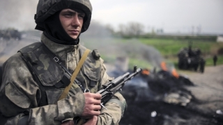 Киев хвърли танкове, БТР-и и авиация срещу Славянск