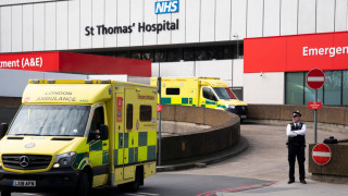 Борис Джонсън успява да направи кратки разходки докато продължава възстановяването