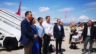 Първите туристи за сезона пристигнаха с чартърен полет от Нидерландия