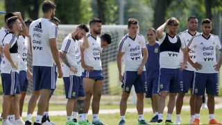 Аржентинският национален отбор набляга на дузпите в тренировките си преди