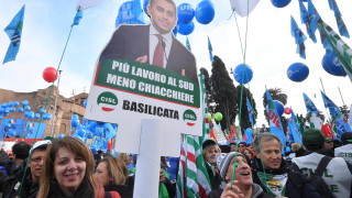 200 000 италианци протестираха срещу Салвини