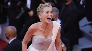 Шарън Стоун отбеляза края на летния сезон по подобаващ начин